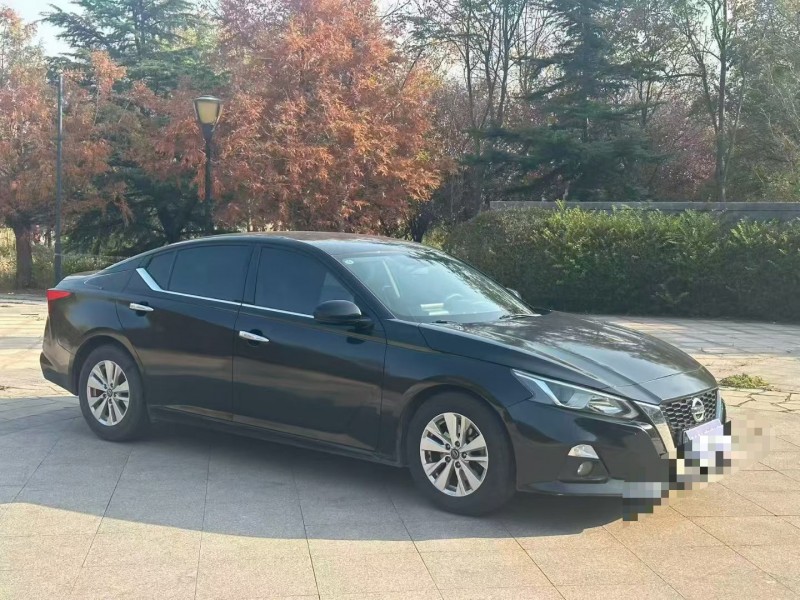 青岛22年日产天籁2