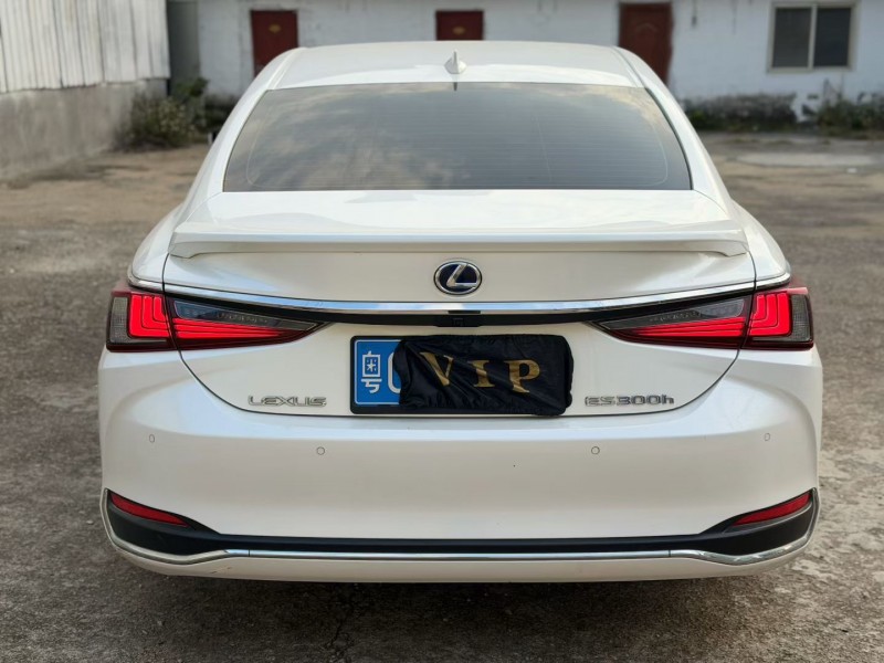 广州21年雷克萨斯ES6