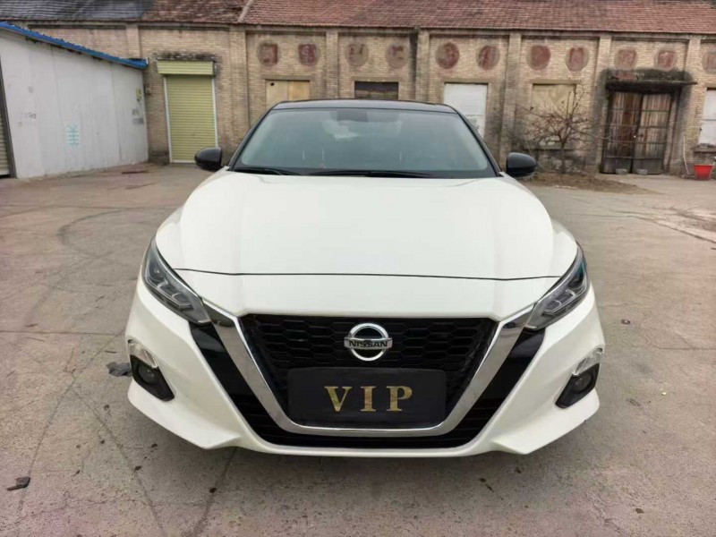 郑州22年日产天籁1