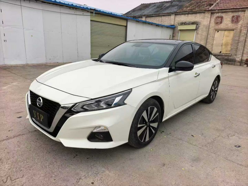 郑州22年日产天籁2