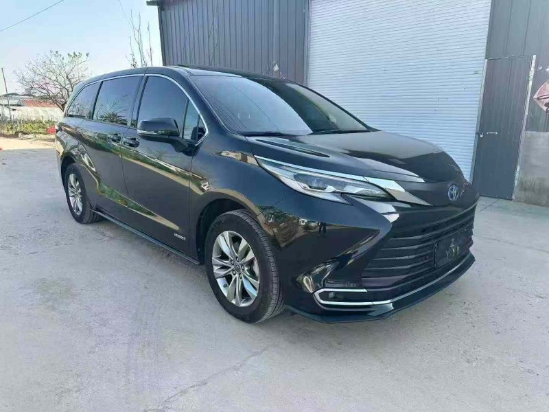 徐州23年丰田塞纳2