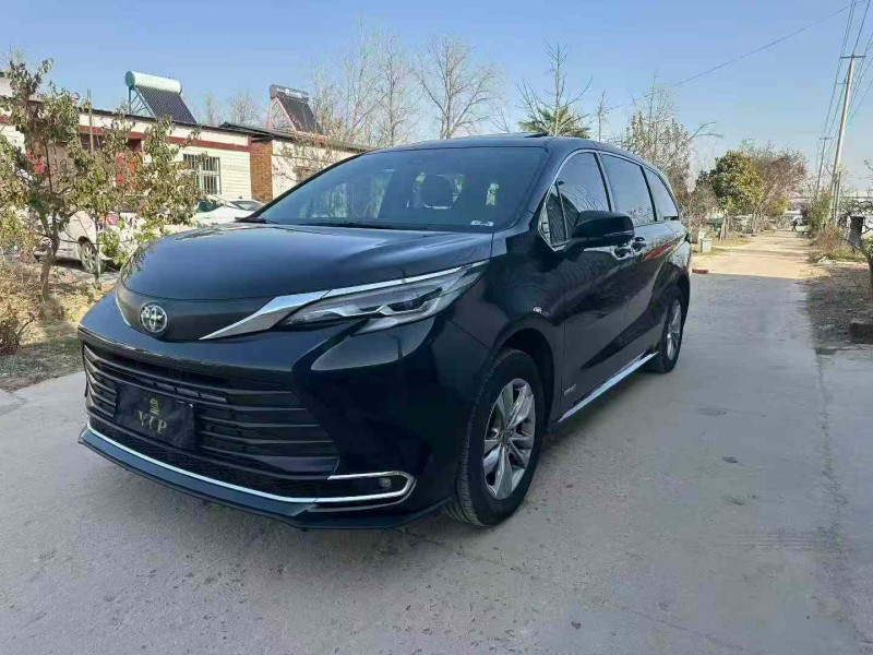 徐州23年丰田塞纳3