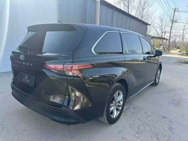 徐州23年丰田塞纳8