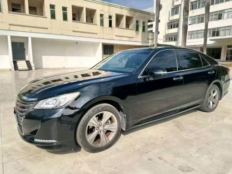 广州17年丰田皇冠2