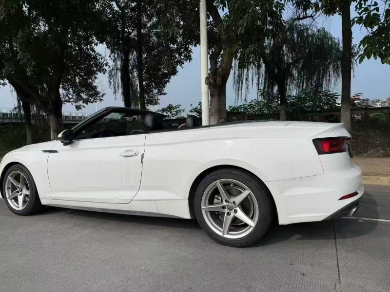 成都18年奥迪A54