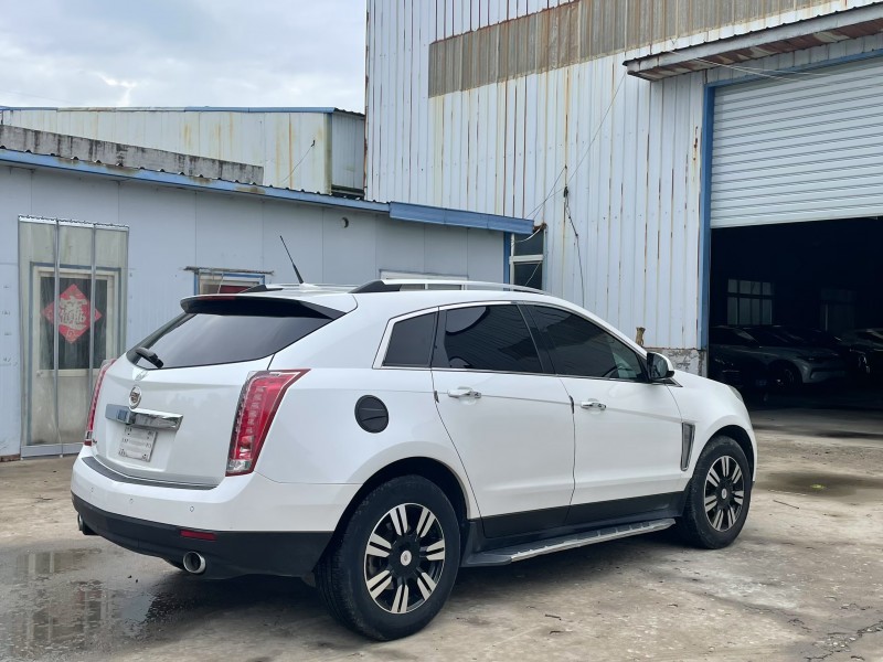 济宁15年凯迪拉克SRX8