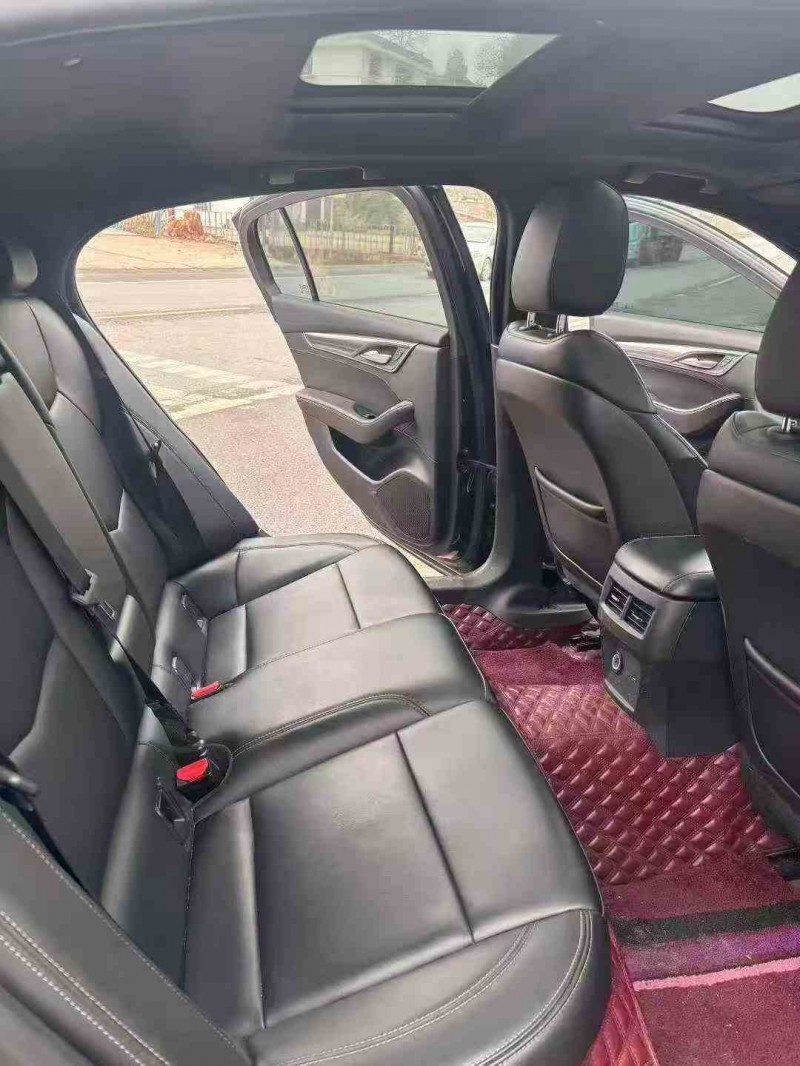 张家界20年凯迪拉克CT55