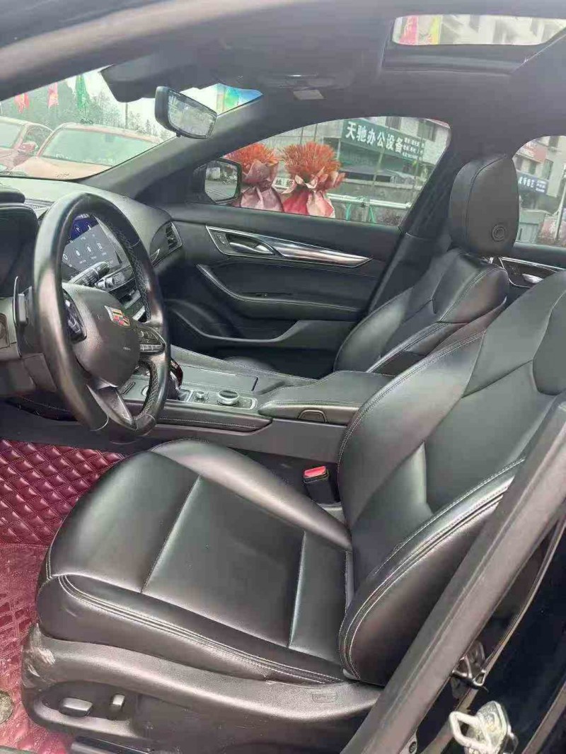 张家界20年凯迪拉克CT56