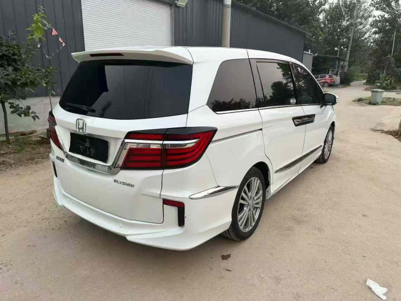 徐州19年本田艾力绅8