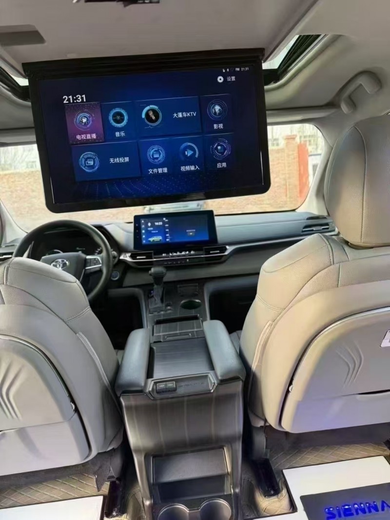 呼和浩特22年丰田塞纳4