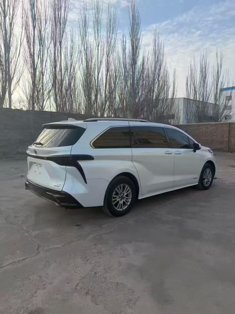 呼和浩特22年丰田塞纳6