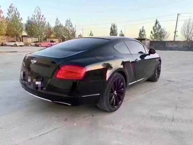 菏泽13年宾利欧陆8