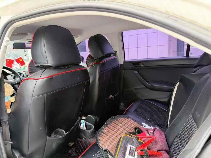 济宁20年大众桑塔纳6