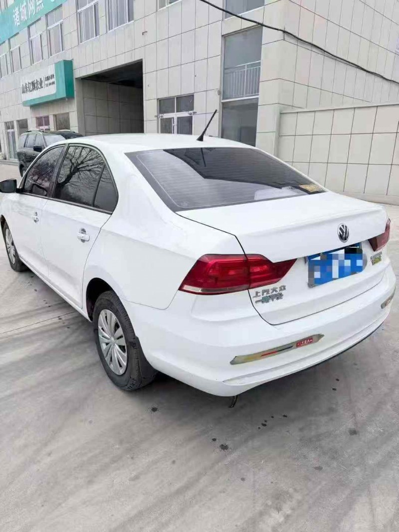 济宁20年大众桑塔纳8