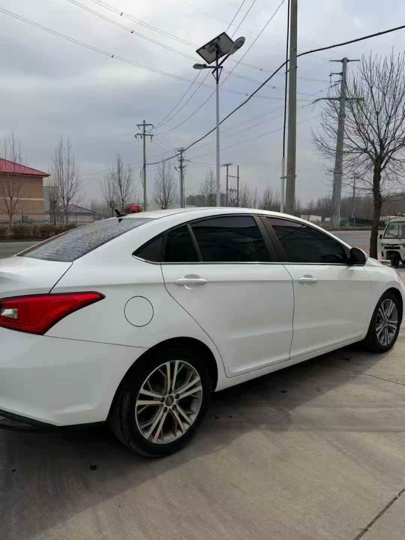 潍坊17年奇瑞艾瑞泽8