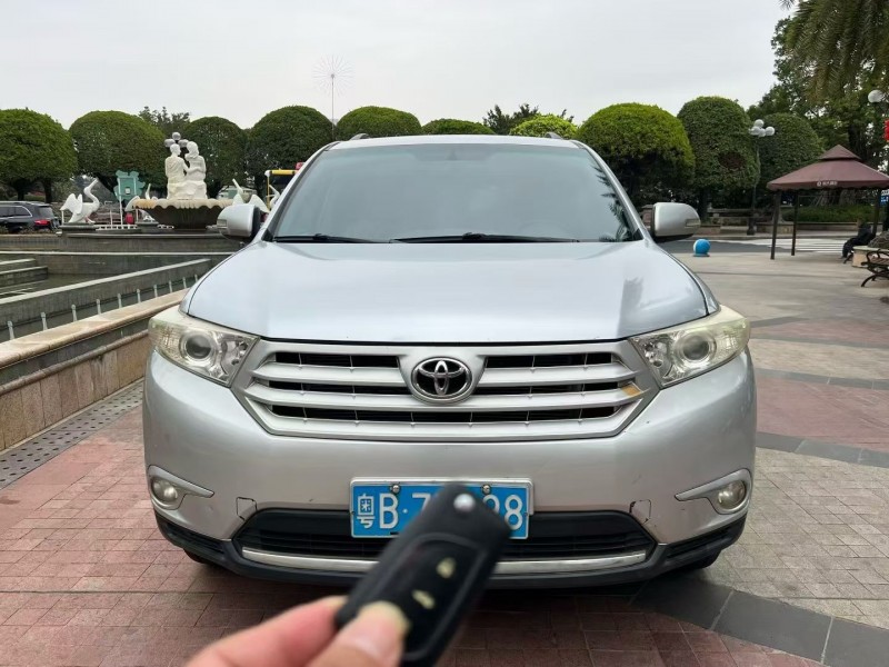 广州13年丰田汉兰达1