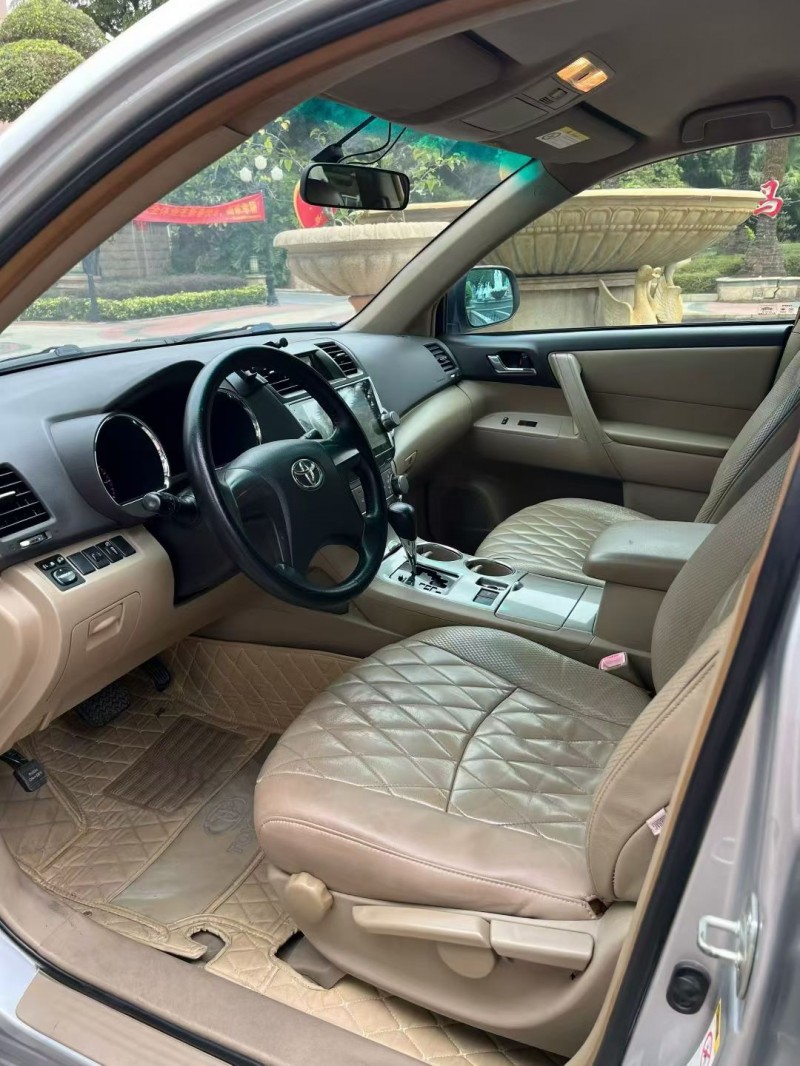 广州13年丰田汉兰达6