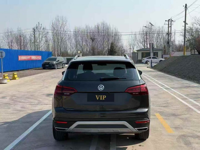 济宁20年大众探岳8