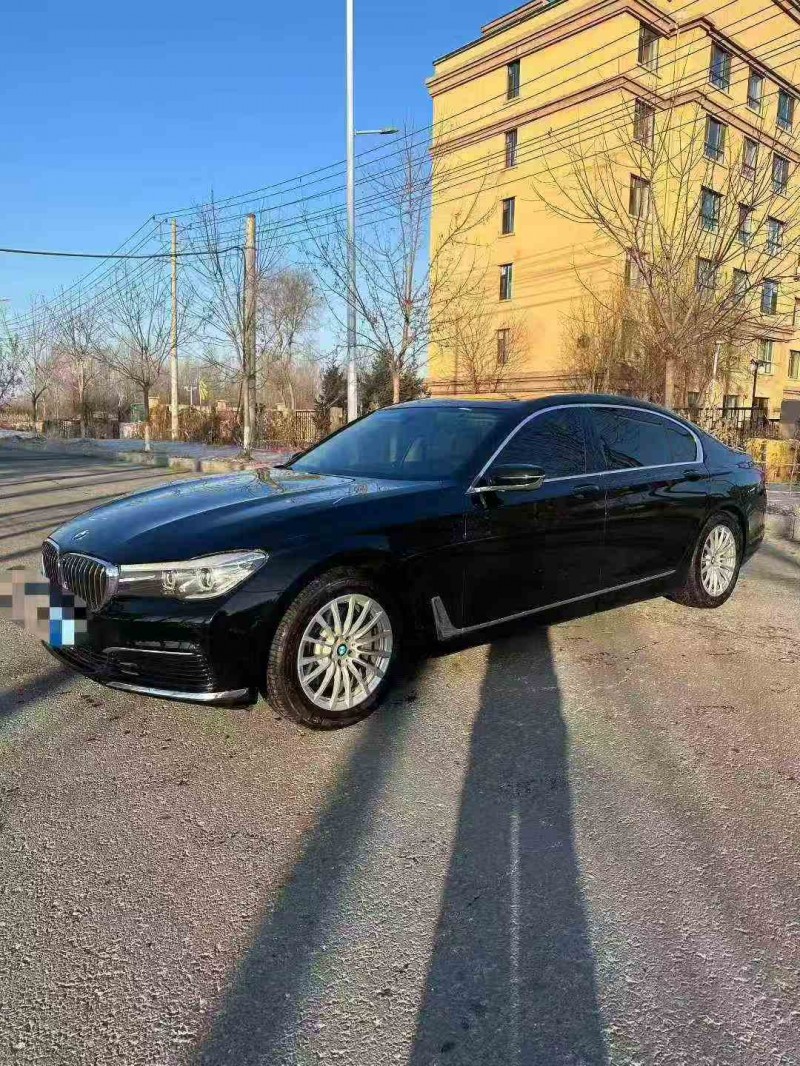 济宁17年宝马7系2