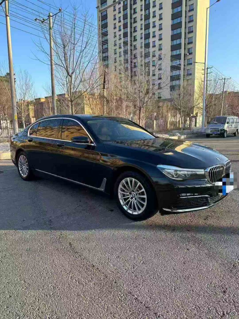 济宁17年宝马7系3