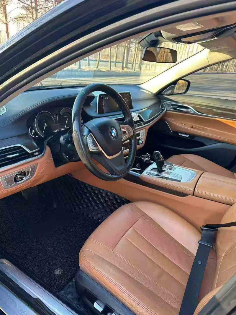 济宁17年宝马7系4