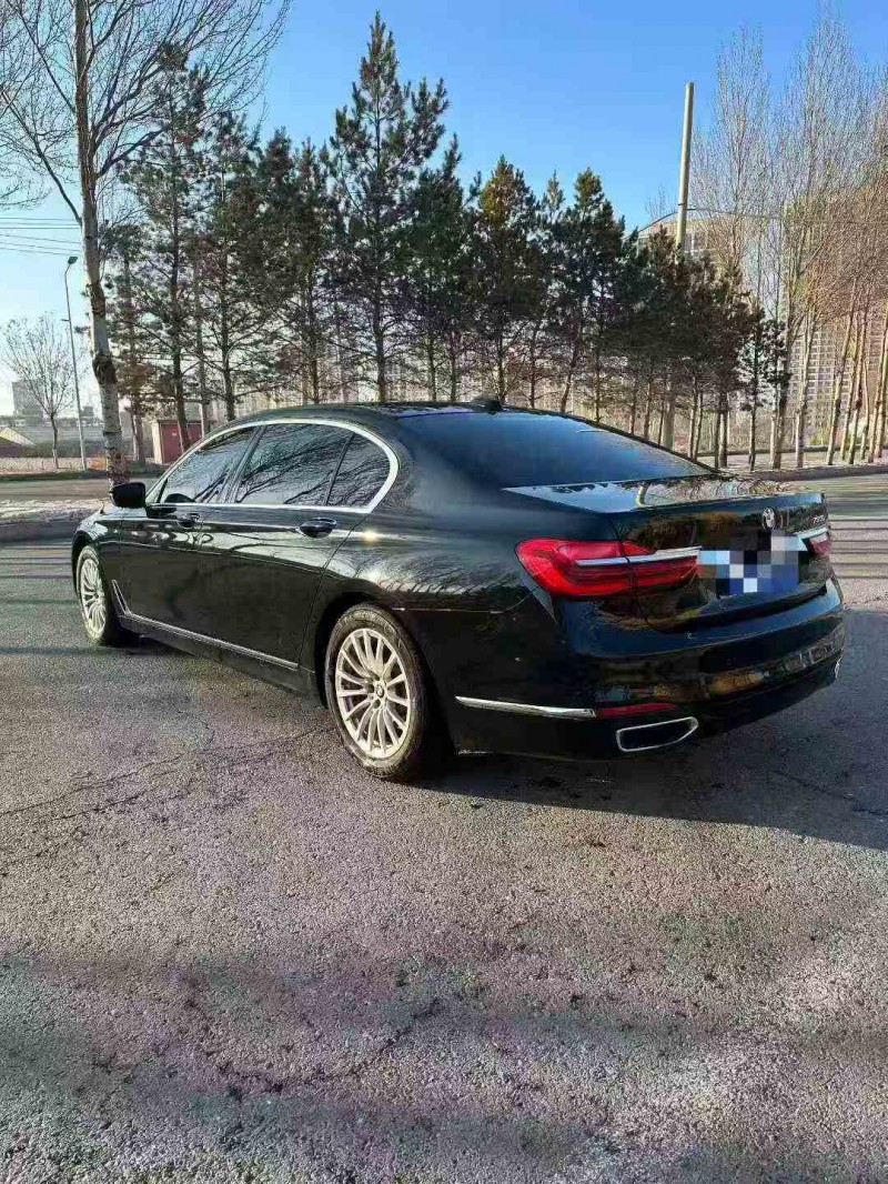 济宁17年宝马7系5