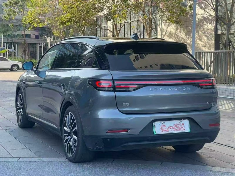 佛山22年零跑汽车C117