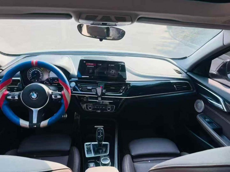 烟台22年宝马1系7