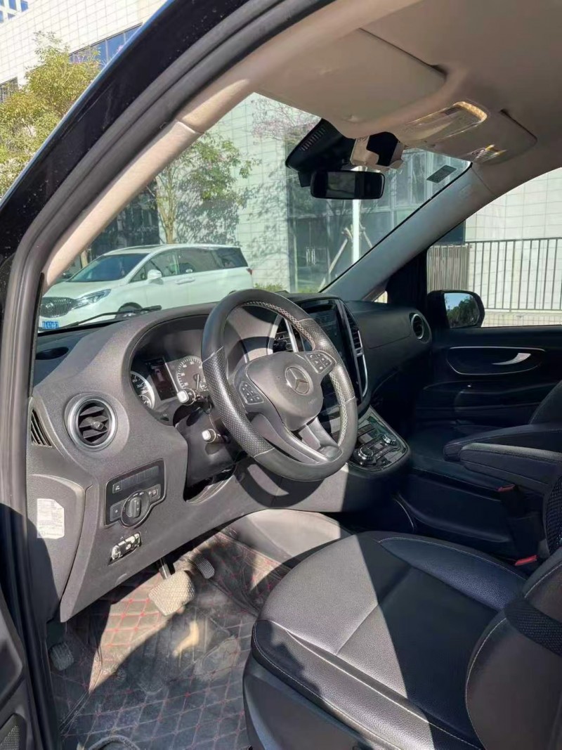 佛山18年奔驰威霆4