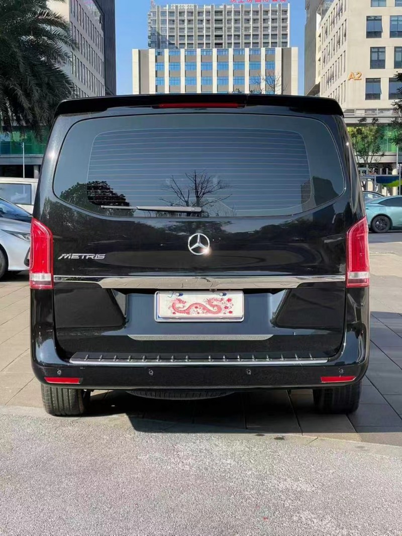 佛山18年奔驰威霆9