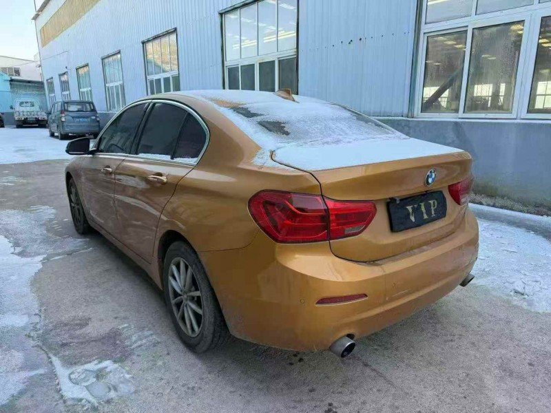 济宁17年宝马1系8