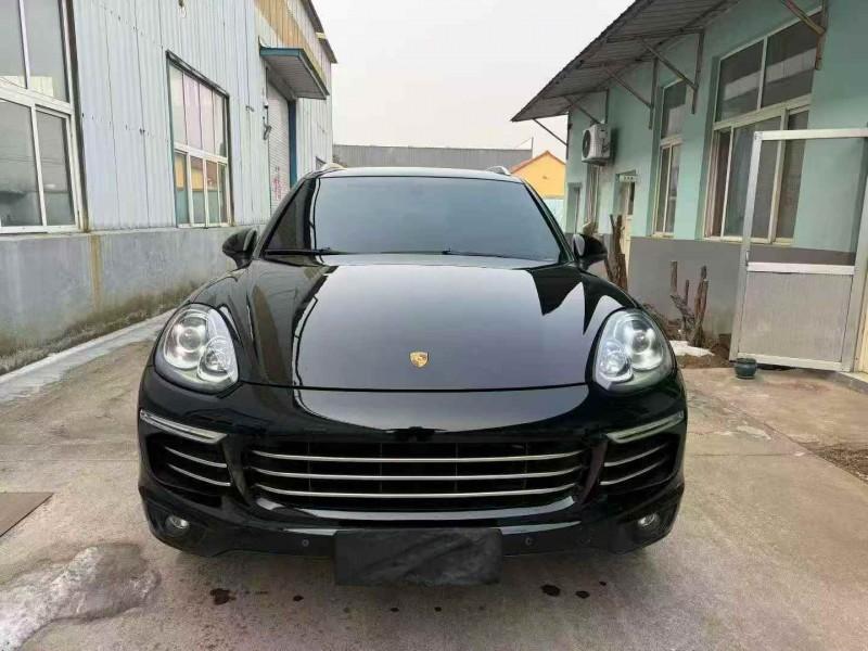 济宁17年保时捷卡宴1