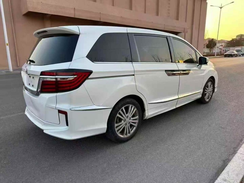 潍坊18年本田艾力绅8