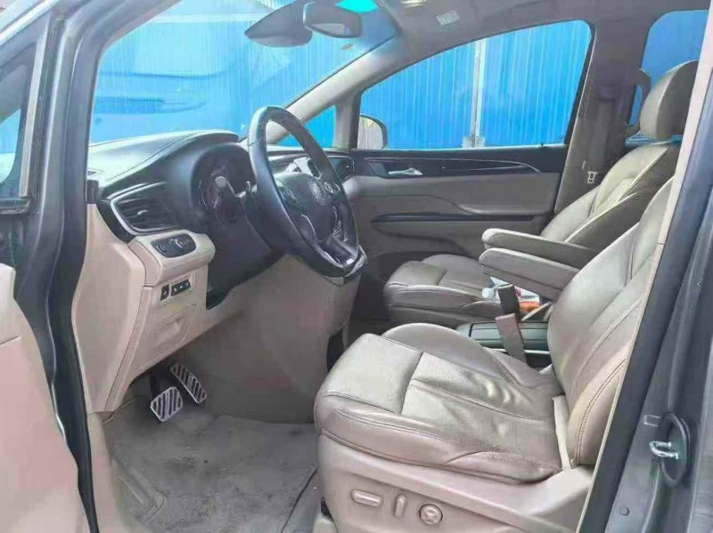 济宁18年别克GL84