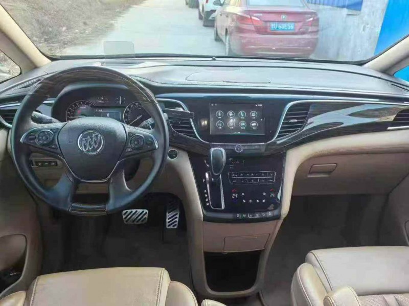 济宁18年别克GL86