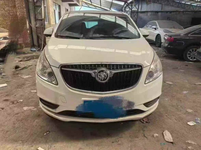 东营19年别克GL81