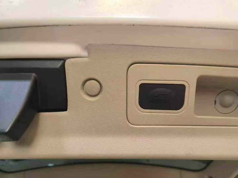 东营19年别克GL84