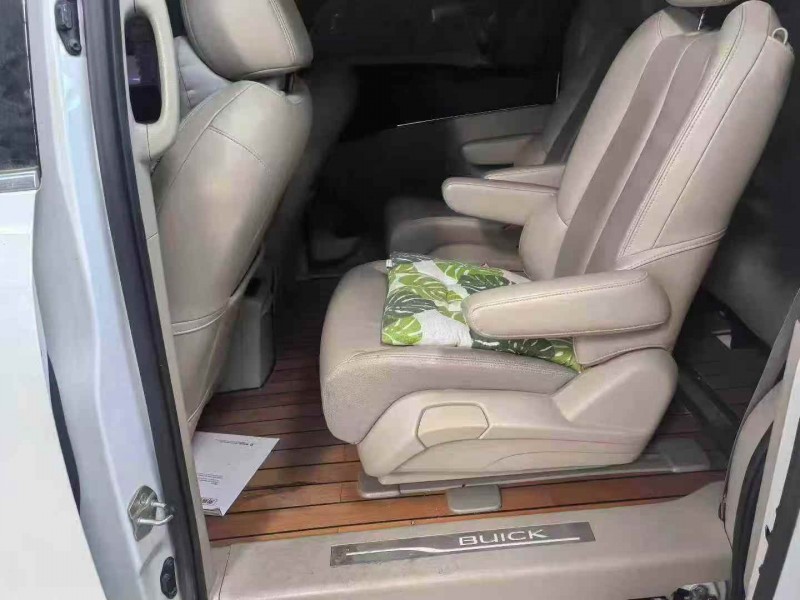 东营19年别克GL85