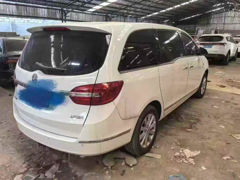 东营19年别克GL86