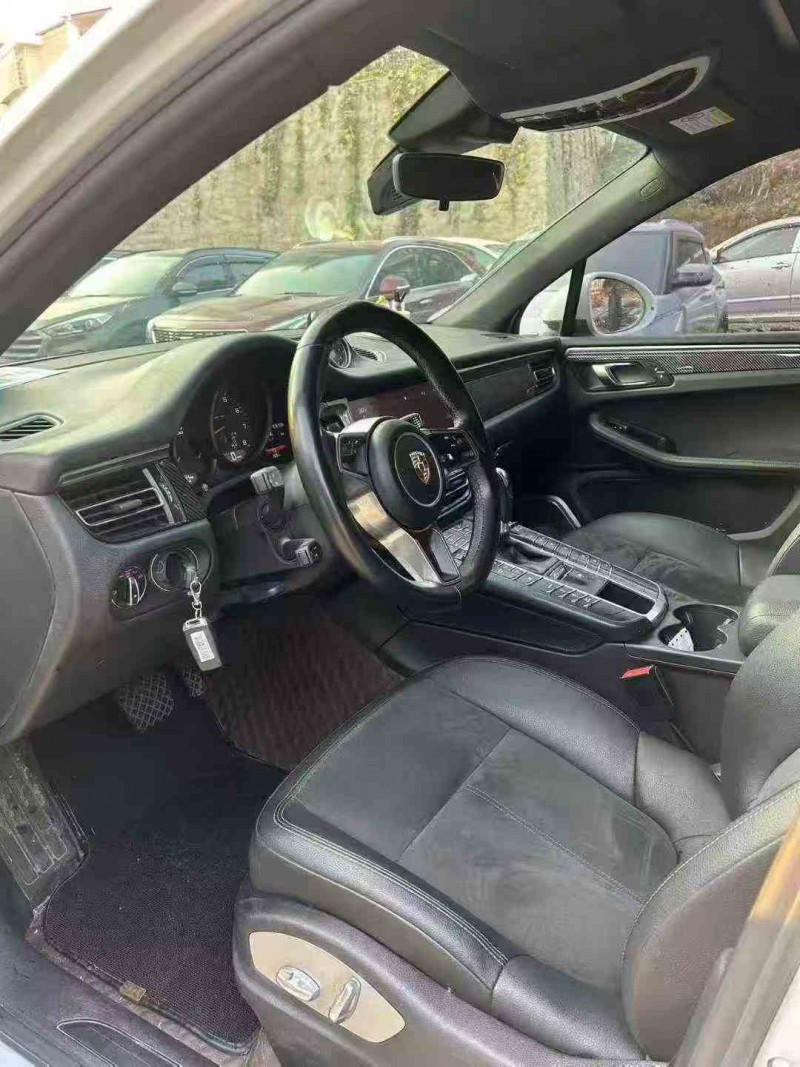 张家界19年保时捷Macan3