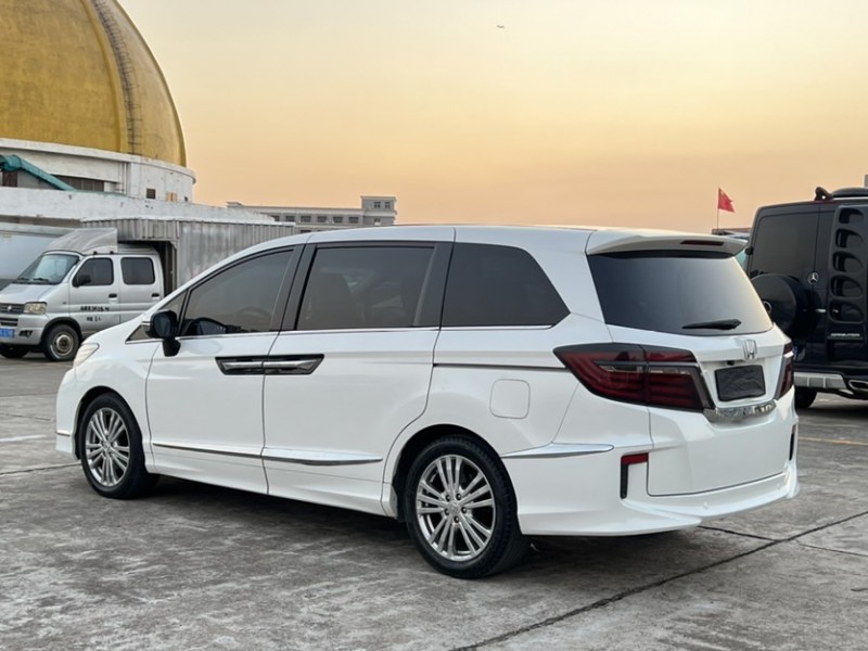 广州16年本田艾力绅9