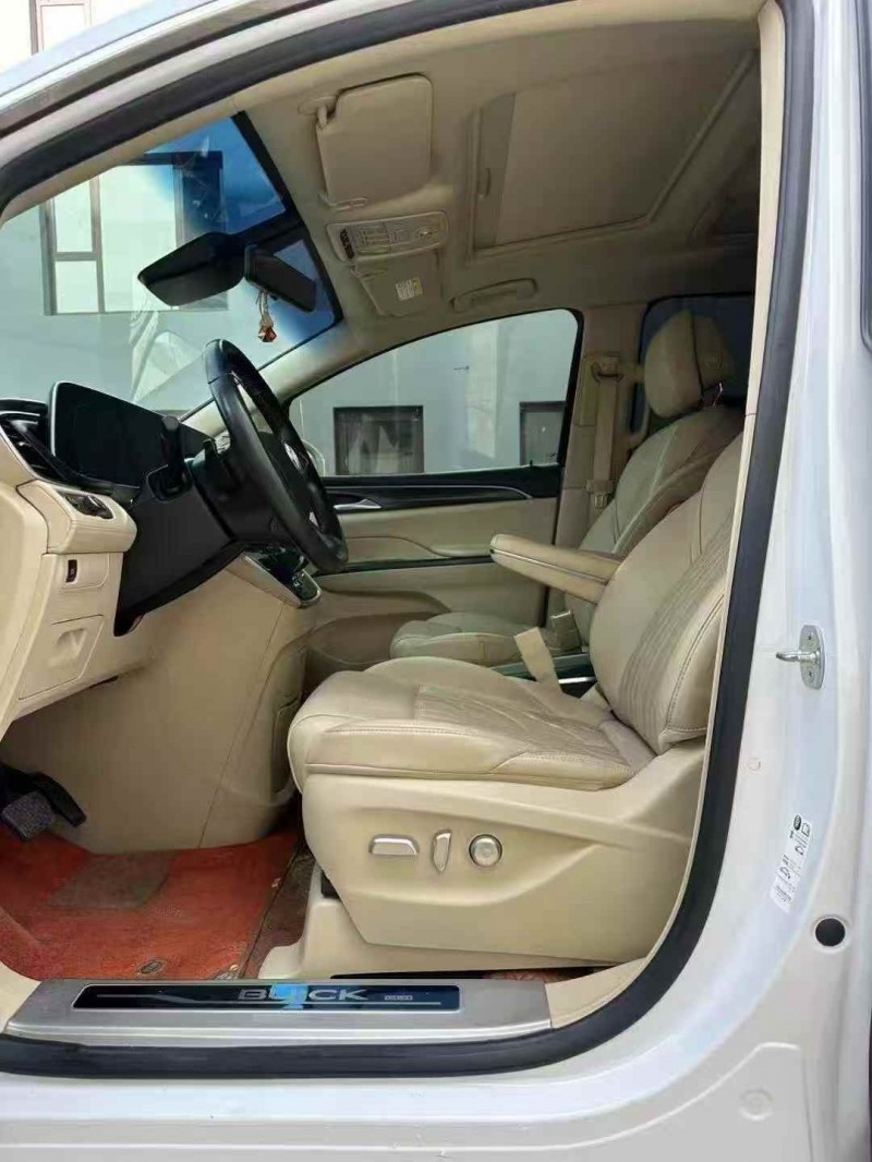 济宁22年别克GL83