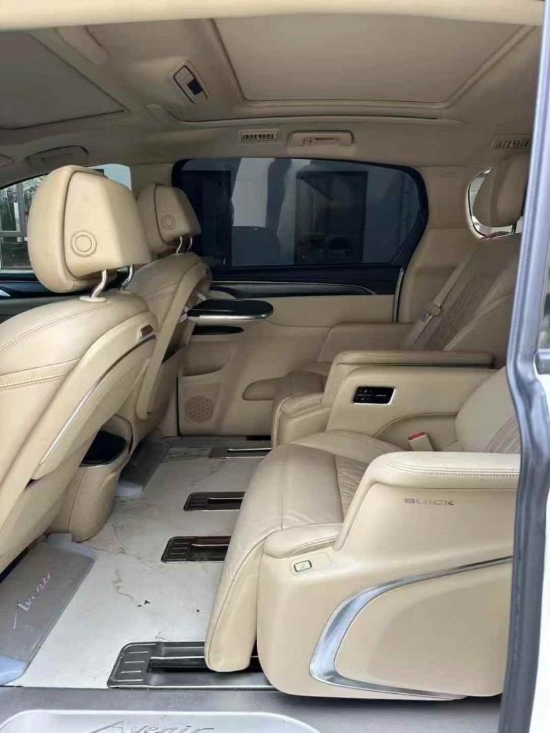 济宁22年别克GL84