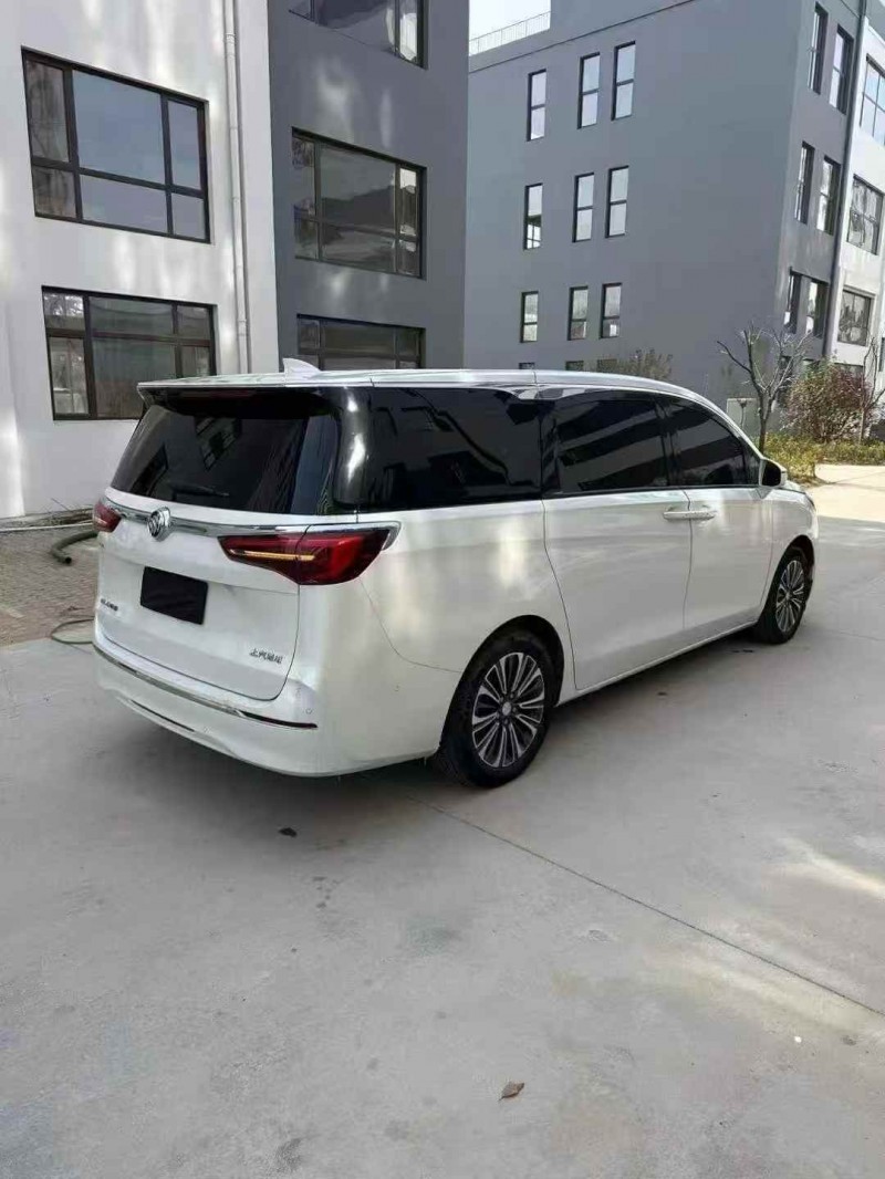 济宁22年别克GL86