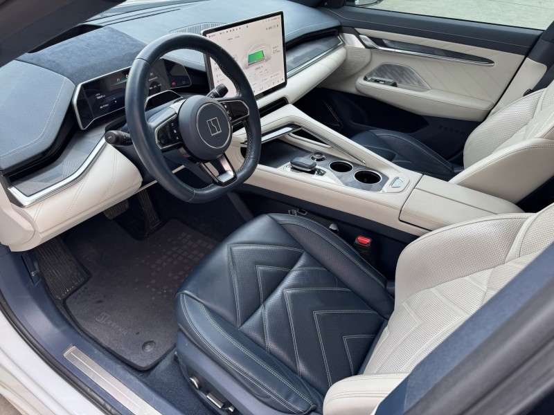 潍坊23年极氪汽车0014