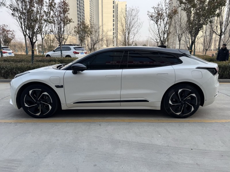 潍坊23年极氪汽车0015