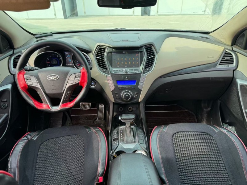 新乡13年现代新胜达5