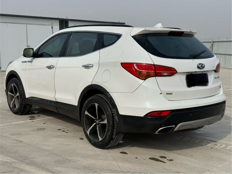 新乡13年现代新胜达7