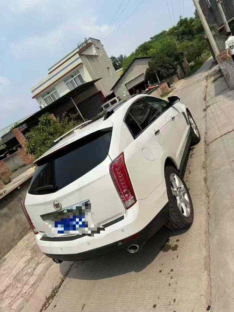 乐山15年凯迪拉克SRX5