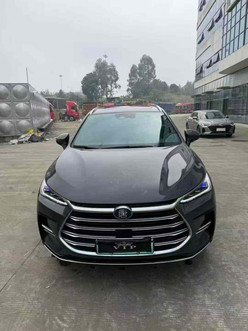 乐山21年比亚迪唐1